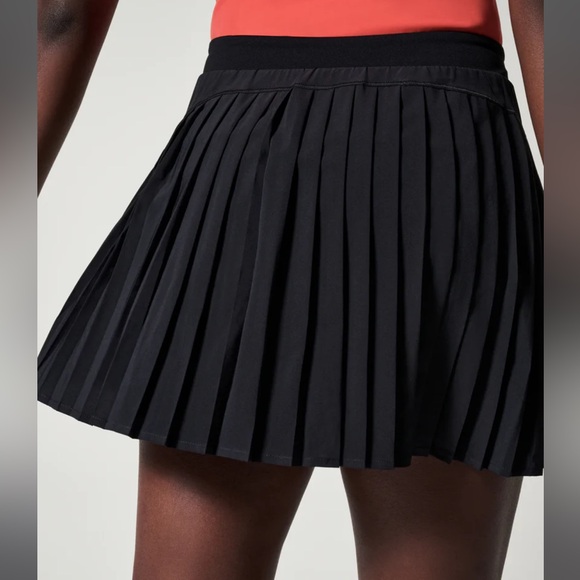 SPANX Get Moving 14” Pleated Skort - Picture 5 of 7